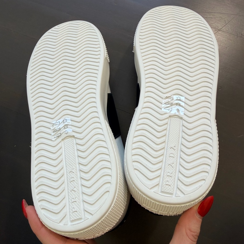 Brand new Prada black & white calzature donna vitello soft sneakers trainers 8 - Picture 5 of 8